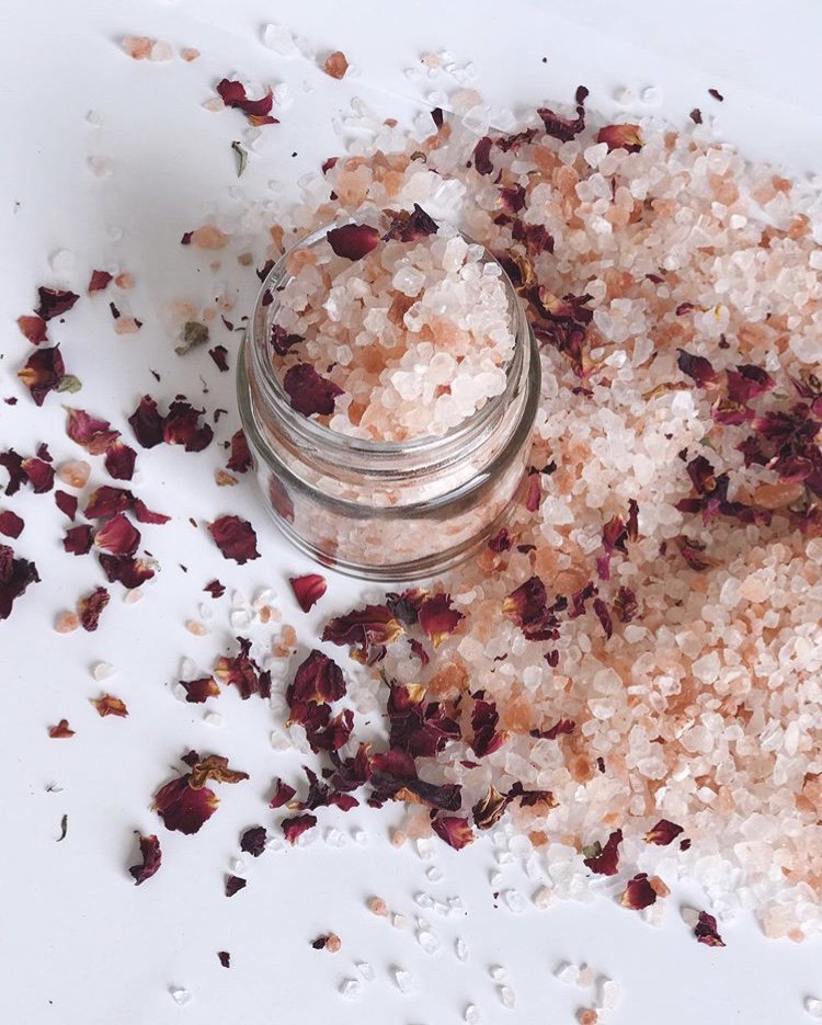 #Himalayansalt  is often said to be most beneficial as well as the cleanest salt available on this planet today. You can use it as healthier option to processed salt. #HealthyEating #natural #Vegan #vegetarian #salt