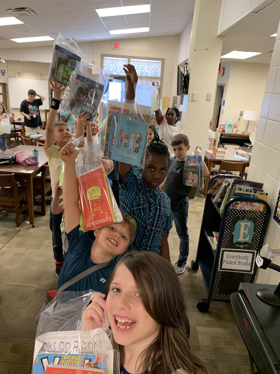 FREE books for ALL <a href="/Atkinson_tigers/">Atkinson Elementary</a> We are going to beat #summerslide! Lack of access 2 good books is the toughest obstacle 4 summer reading. #BookAccessForAll Thank you Ga Foundation for Public Ed gfpe.org and <a href="/GaDOEELA/">GaDOEELA</a>!!! #minigrant #summerreading #bobnewnan