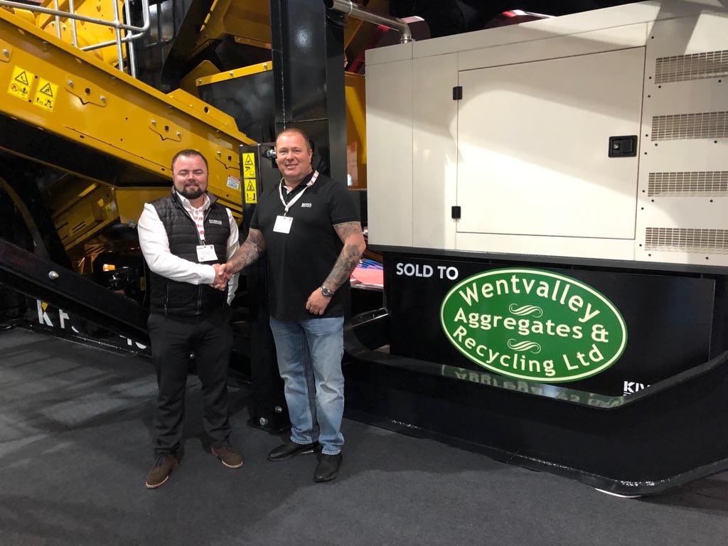 kiverco's tweet photo. After #Letsrecyclelive today, Kiverco’s new machine #fsd450 is off to its new home at Wentvalley Aggregates and Recycling. Thanks to Russell and co for the business #builtwithbackbone https://t.co/3CSiqANMax