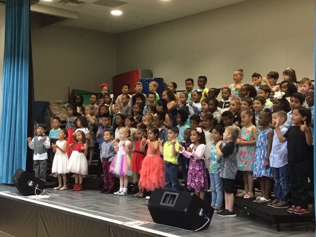 shawanoe's tweet photo. KDG celebration @shawanoe ! We are so proud of our friends!! @theSMSD https://t.co/eVoLyPjAOZ