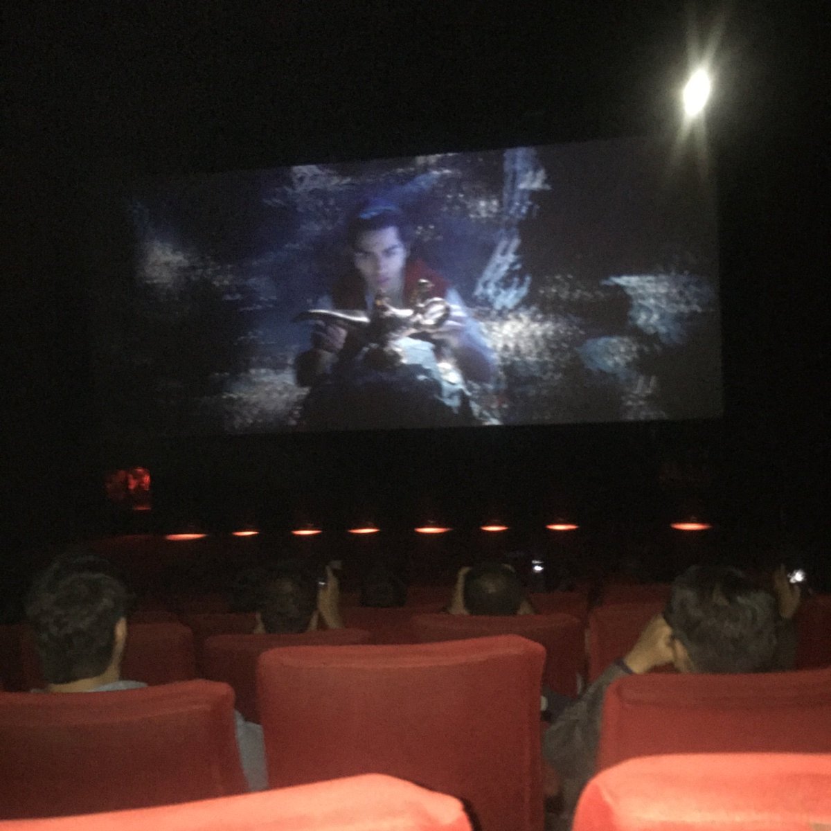 Mommyswall tweet media