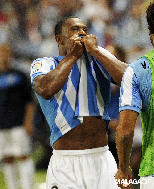 MalagaCF's tweet photo. Nos hiciste vibrar con tus jugadas y goles... y defendiste nuestros colores con CORAJE y CORAZÓN 💙 

'La Bestia' cuelga las botas... 🤧

¡Gracias por tanto, @J_Baptista81! https://t.co/VO7BuXzNBH