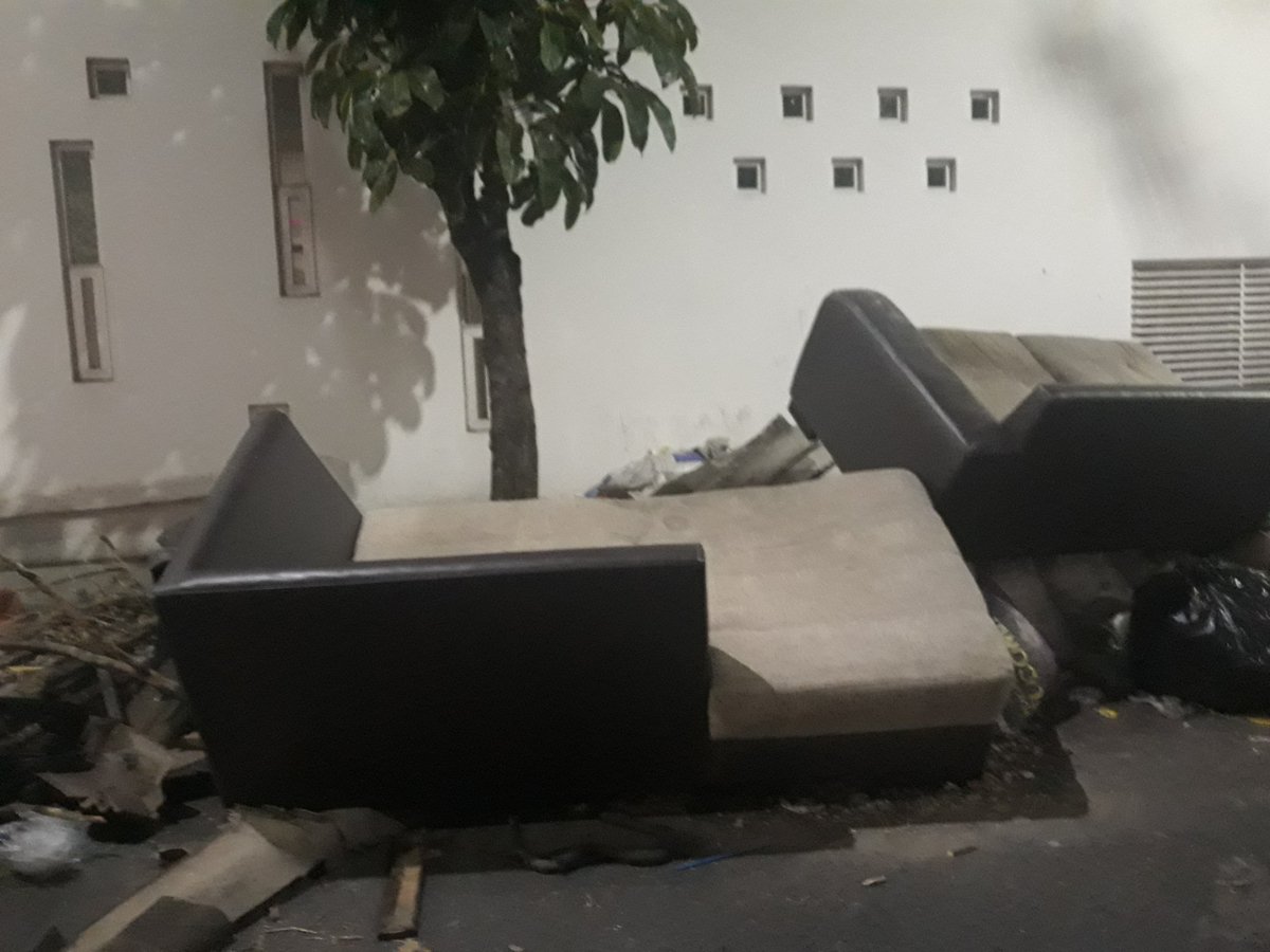 HctorGabrielGa5's tweet photo. Seguimos con el problema de la basura en la Alcaldía Iztacalco 

En la Colonia Agrícola Oriental,  en Oriente 229 y Sur 20

Mas basura todos los días https://t.co/SLIAiTLERH