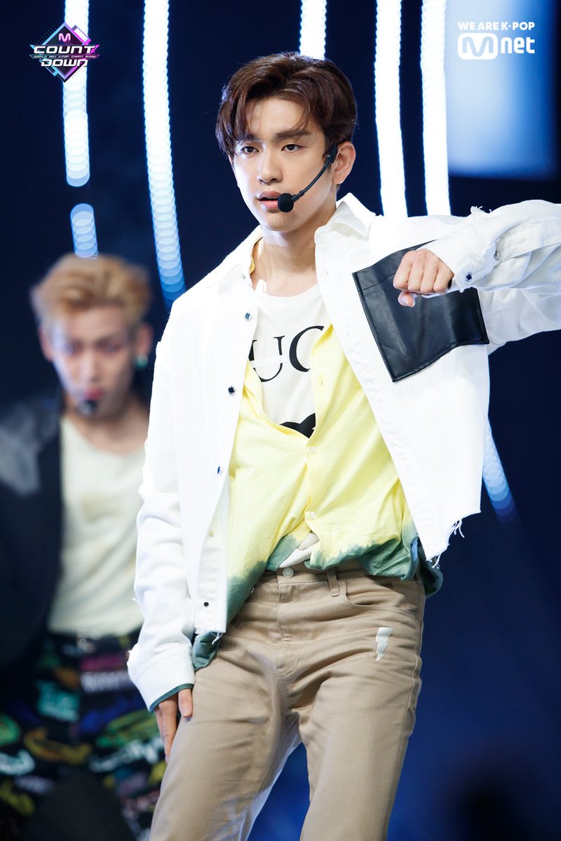 MnetMcountdown's tweet photo. 190523 #MCOUNTDOWN 현장포토
이클립스 무대 보고 특급 하이패스 KTX 보다 빠른 속도로 갓칠이들 매력에 빠져서 여기가 지구인지 블랙홀인지 구분이 안돼...♥ #GOT7 #갓세븐 #ECLIPSE 

▶ https://t.co/3kbfAxcAyB https://t.co/LLexVdSZqC