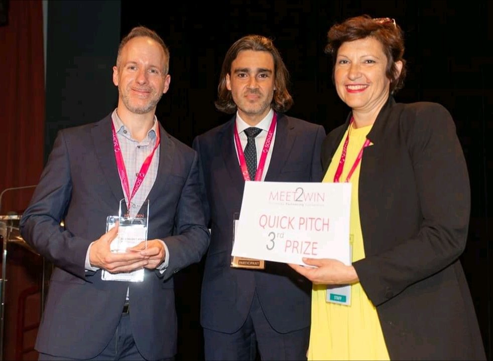 ciqususc's tweet image. Terceiro premio no #QuickPitch de @MATWIN_Bdx para o proxecto #RuCSC, liderado polos investigadores do CiQUS @qojoselm e J.R Couceiro en colaboración con Bruno Sainz, investigador no @IIBmCSICUAM da @UAM_Madrid, e financiado por @axenciaGAIN no marco do programa #IGNICIA 

👏👏👏