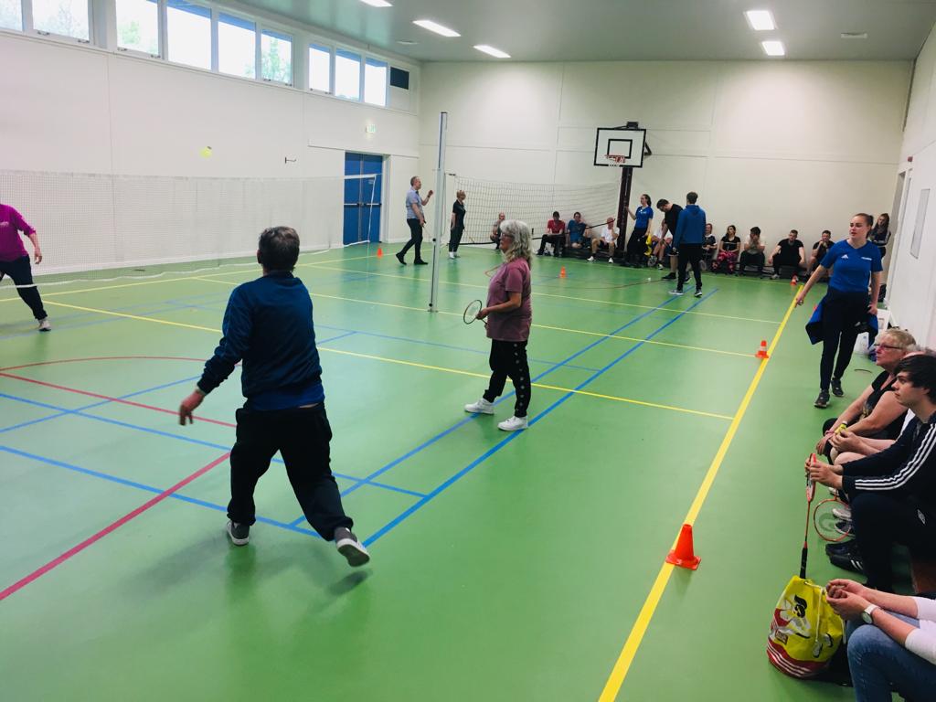 CIOS-studenten van de Praktijkroute <a href="/GGZFriesland/">GGZ Friesland</a> hebben woensdag 22 mei voor ruim 150 clienten en medewerkers van de GGZ een succesvolle sportdag georganiseerd in Franeker. 

#ditismbo #waarlerenwerkt #leadersinsport