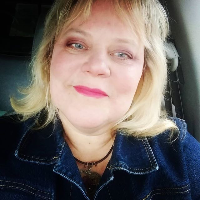 JenCushman's tweet photo. Working on one's business as a solo entrepreneur/artist can sometimes get a little lonely. My studio is next to my house, literally a 20-step commute. Though I thoroughly enjoy the abundant amounts of quiet I get each day to myself to think and work and explore, I do get cab… https://t.co/1pL8Lsryig