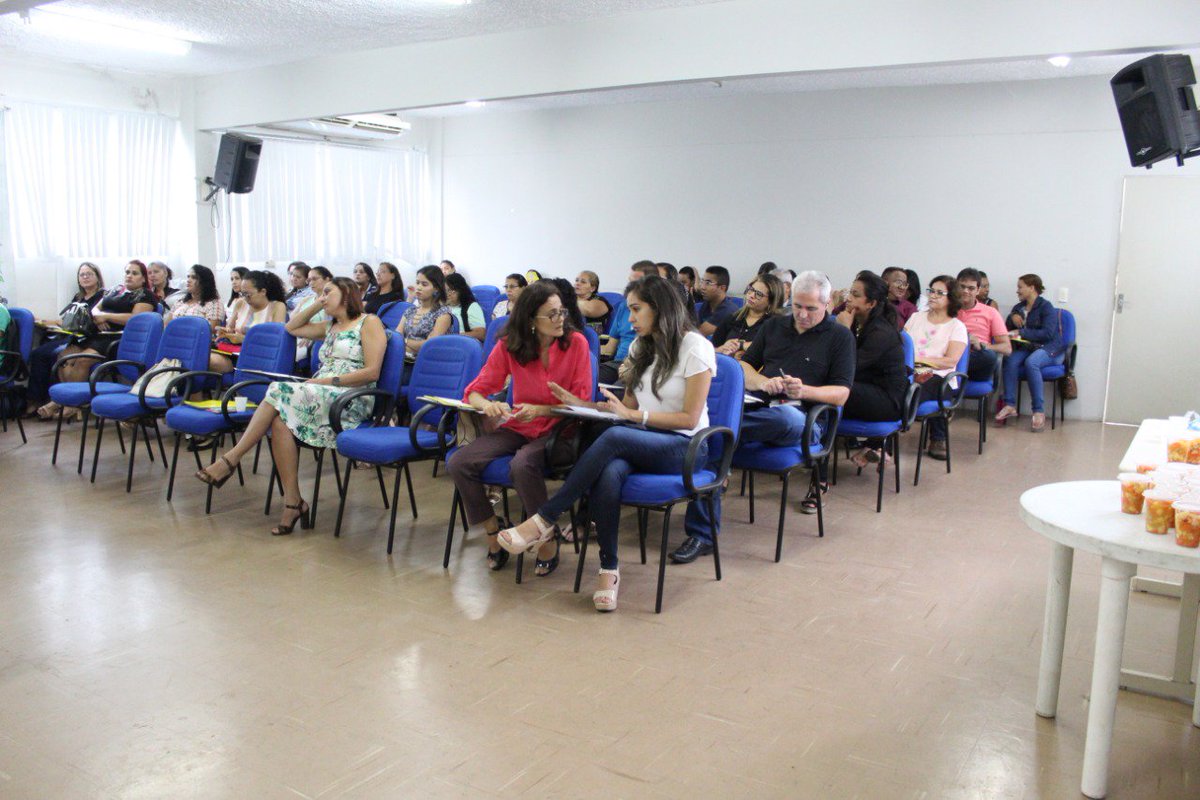 semcaspi's tweet photo. Hoje o nosso auditório recebeu capacitação oferecida pelo SUAS, orientando sobre os serviços especializados de abordagem social. Sigamos juntos, buscando garantir os direitos da nossa população 💪
#CuidandoDaNossaGenTHE #SemcaspiTeresina #GSUAS https://t.co/mNJrZfXubn
