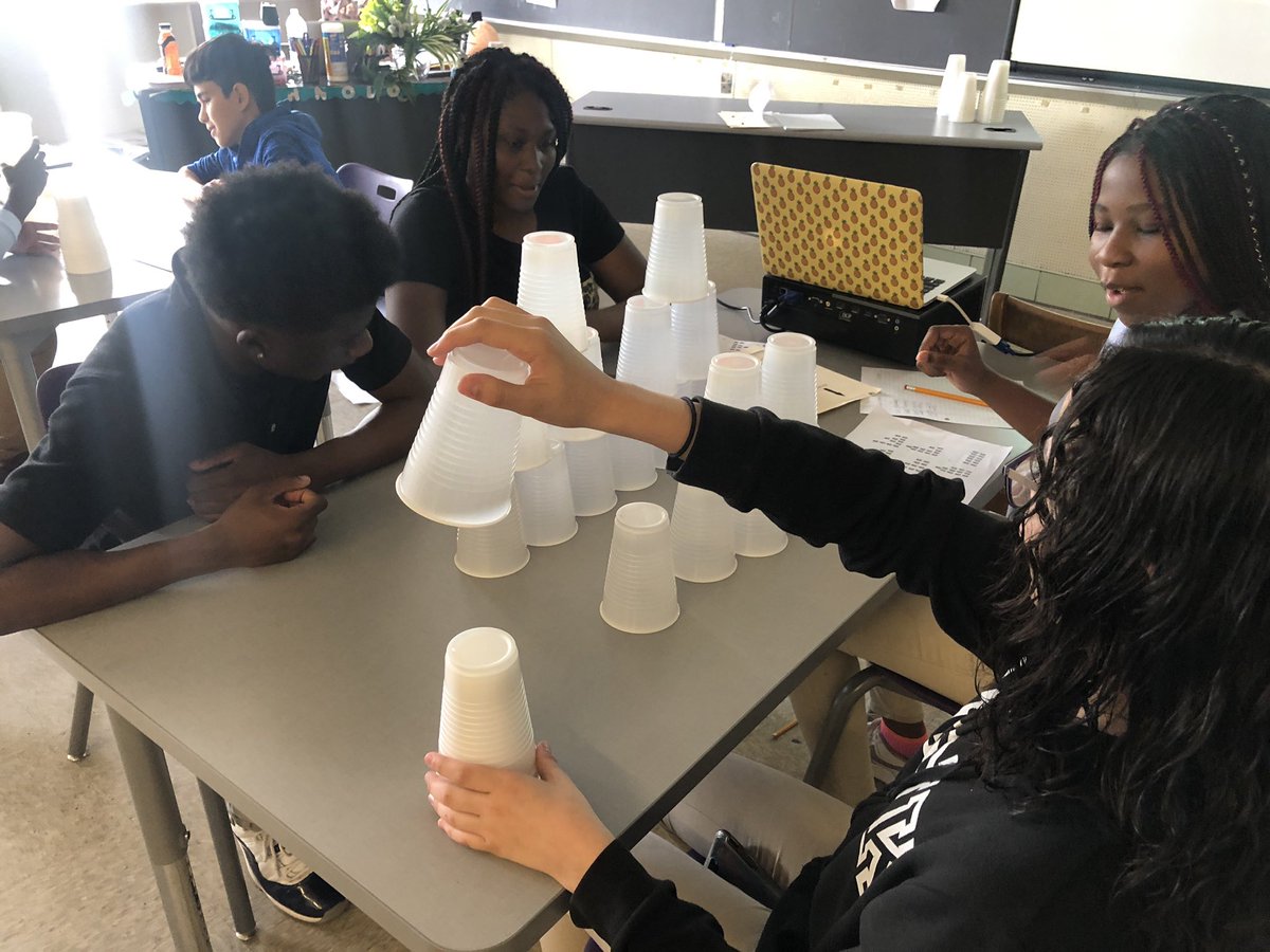 HawaMayaB's tweet photo. Learning the cup stacking program! #kidswhocode @WWMSJaguars https://t.co/biYjLVrV13
