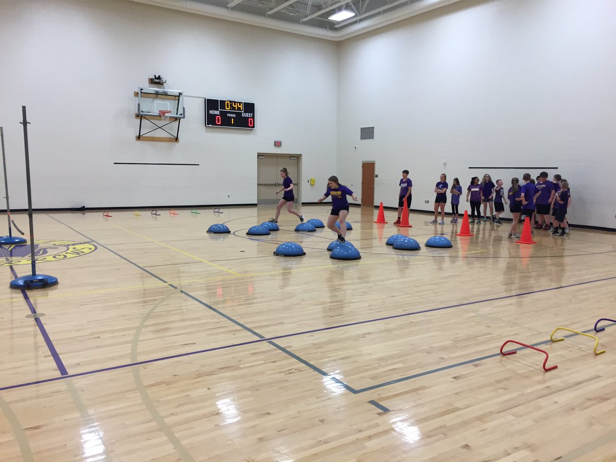 MrJohnson605's tweet photo. @WMSarrows PE staff is holding their inaugural #ArrowDash 2019. Keeping students engaged until the last bell! @catracy7 @empaulson3 @MarkanichPhysEd @crohde39 https://t.co/Xf695yg0ZR