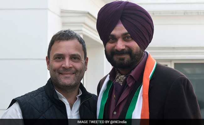TNNavbharat's tweet photo. ' राहुल गांधी अमेठी से हारे तो छ���ड़ दूंगा राजनीति ' , अब क्या करेंगे सिद्धू ? https://t.co/WaOJSFxm8p

#ModiPhirSe @sherryontopp @RahulGandhi @smritiirani https://t.co/RoL83zxZX7