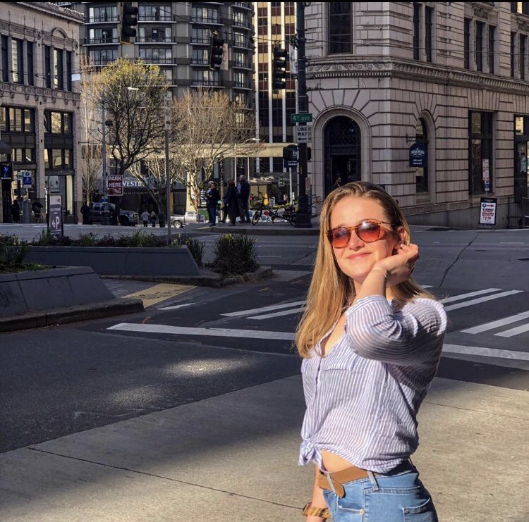 Happy birthday to our sister Abbey!! We love you so much and hope you have the best day🍰💘🎉