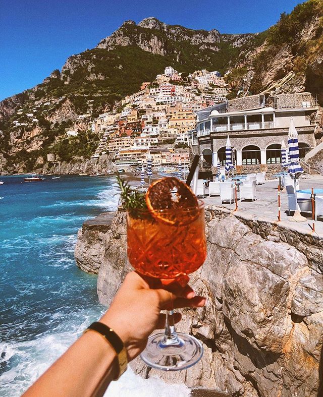On aimerait y être non ? 😍 #aperolspritz bit.ly/2Qh1HJa