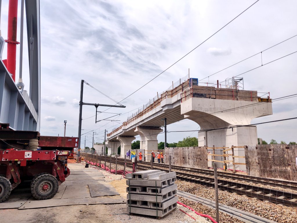 Le #chantier du saut de mouton à Bezons avance à grands pas.
Le #bowstring est bientôt prêt à être ripé par dessus la voie! Impressionnant! :o
Merci <a href="/antfauveau/">Antoine Fauveau</a> pour la visite guidée :D
<a href="/itif_travaux/">1Afer2rail</a> <a href="/SNCFReseau/">SNCF Réseau</a> #TeamSNCF