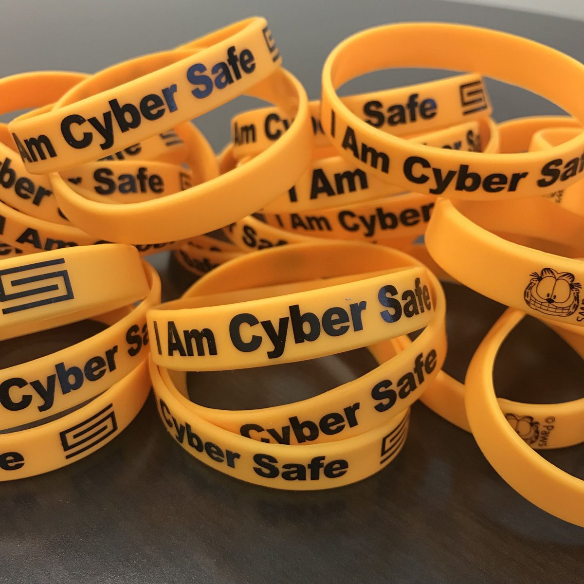 iamcybersafe's tweet photo. GIVEAWAY ALERT for teachers: Still time to enter. Garfield's Cyber Safety Adventures + #IAmCyberSafe Garfield bracelets for 30 children! ⠀
TO ENTER:⠀
1. Go to https://t.co/VtdluOPWZ3
2. Submit info⠀
3. Done!⠀
#digitalcitizenship #internetsafetyprogram https://t.co/TLjrV1zvwL