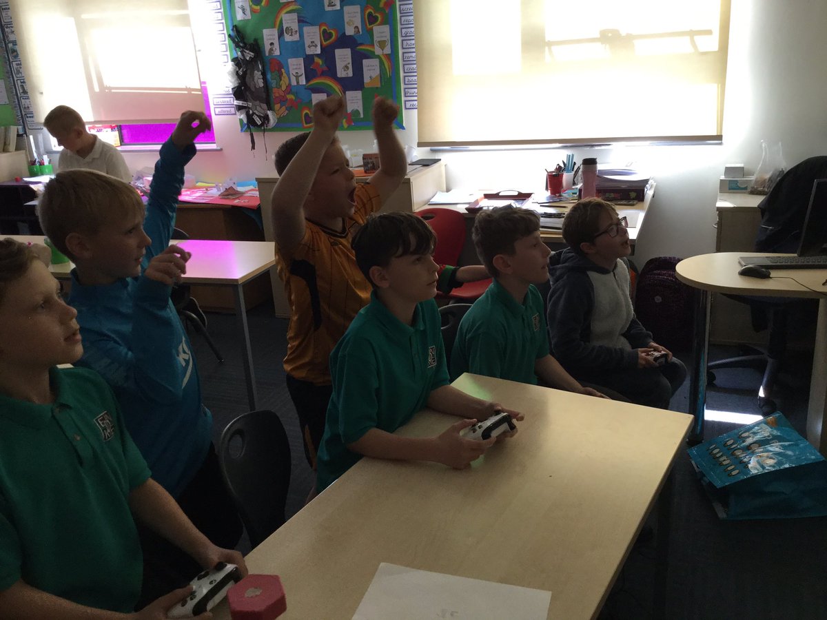 Mr Holliday tweet media