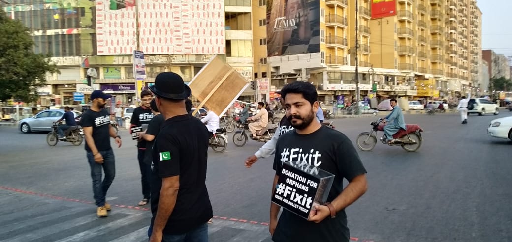 SadaqatFixit's tweet photo. #Fixit Karachi President Sadaqat Ahmad collecting donations for Orphanage at 3 Talwar Karachi -
17th Ramzan
#FixitFamilyHome
#FixitOrphanage https://t.co/DgK5fEWVCD