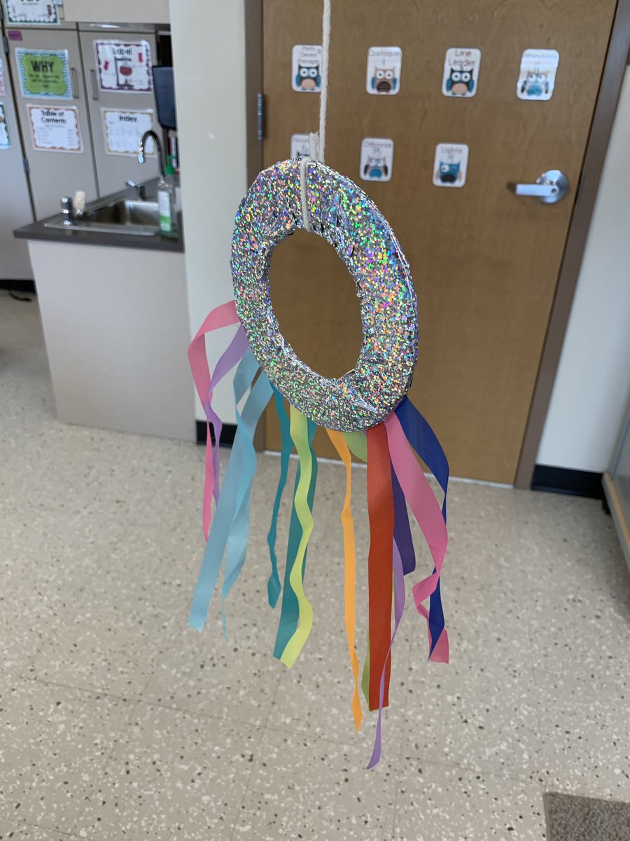 classjacksonfun's tweet image. Spreading our love through the town of Newville today!  We made wind socks and seed bomb bags to hand out😁 #NewvilleCARES #BSSDproud