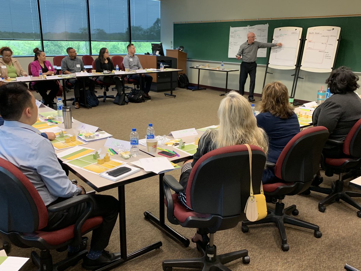 jegbrown's tweet photo. The room is full of CPAs, future CPAs and learning leaders from firms, companies, colleges and high schools. They are all loving @ColorAccounting with @markrobilliard. @macpa proud and excited to bring this to more members, schools and @BLIonline clients! https://t.co/gUdErmeq4l