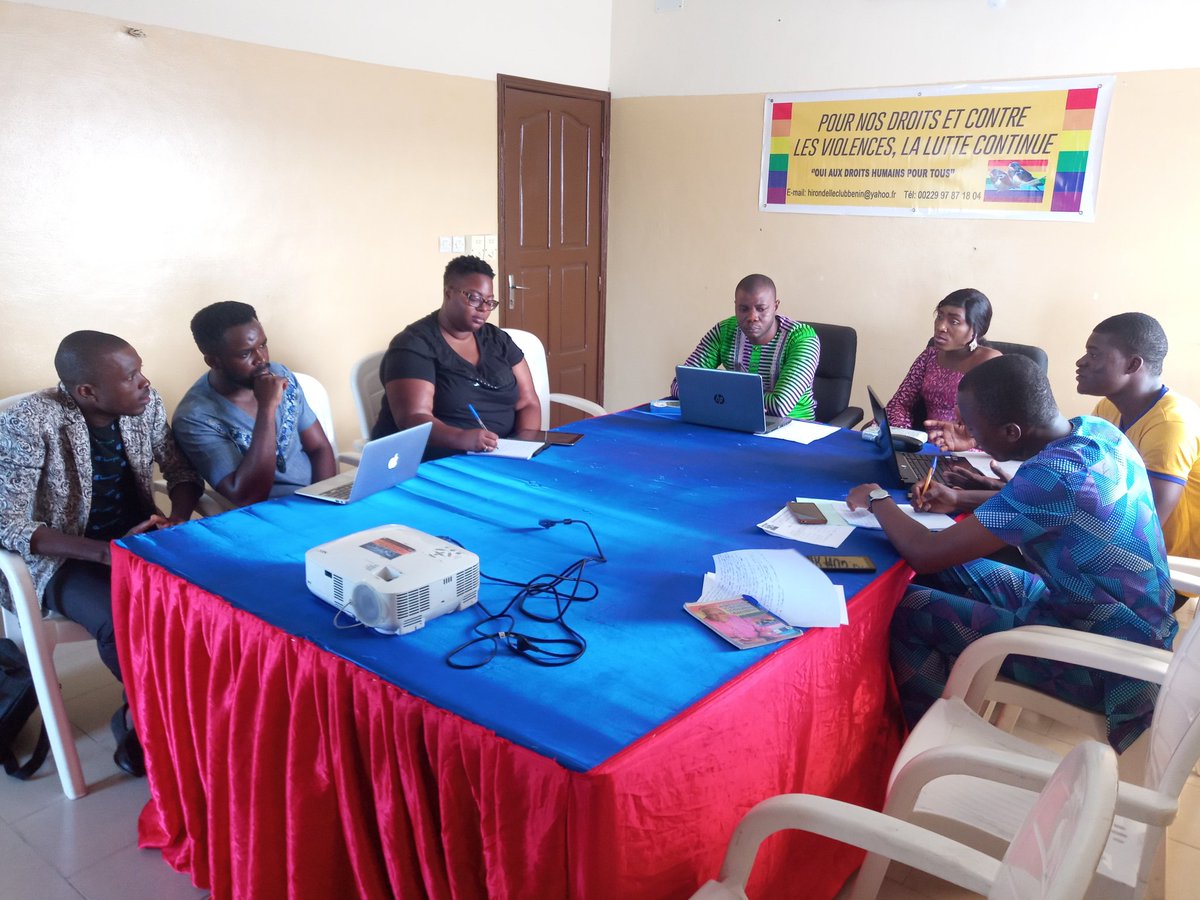 HirondelleBenin's tweet photo. Contre d'échanges et de prise de contact avec l'équipe de Initiative Sankofa l'Afrique de l'ouest (ISDAO) ce Jeudi 23 Mai 2019.
Vive le partenariat ISDAO Hirondelle @Harry_van_Dijk @ambafrancebenin @USEmbassyBenin @UEauBenin @AllemagneDiplo @Canada @ISDAOSankofa @LgbtqiFranco https://t.co/oDgXDzuYuI
