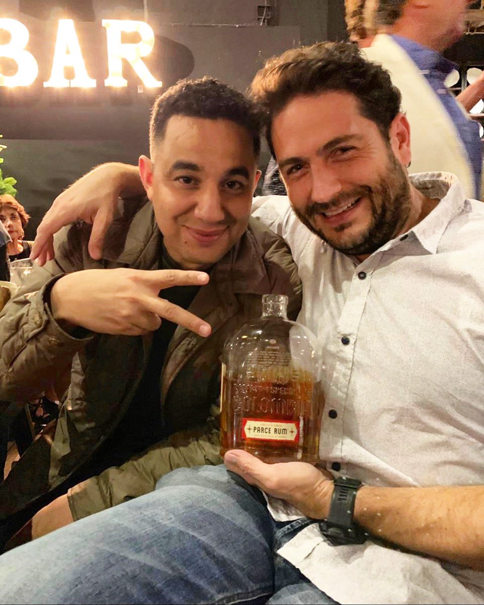 ¿El #ParceRum te hace un mejor cantante? 🎙🥃 Tendrás que preguntarle a nuestro parcero <a href="/FelipePelaez/">Felipe Peláez Rodríguez</a> 😉 #TBT ⁣⠀
⁣⠀
Word on the street is that Parce Rum makes you a better singer... 🎙🥃  you’ll have to ask our parcero Felipe Peláez 😉 #TBT ⁣⠀