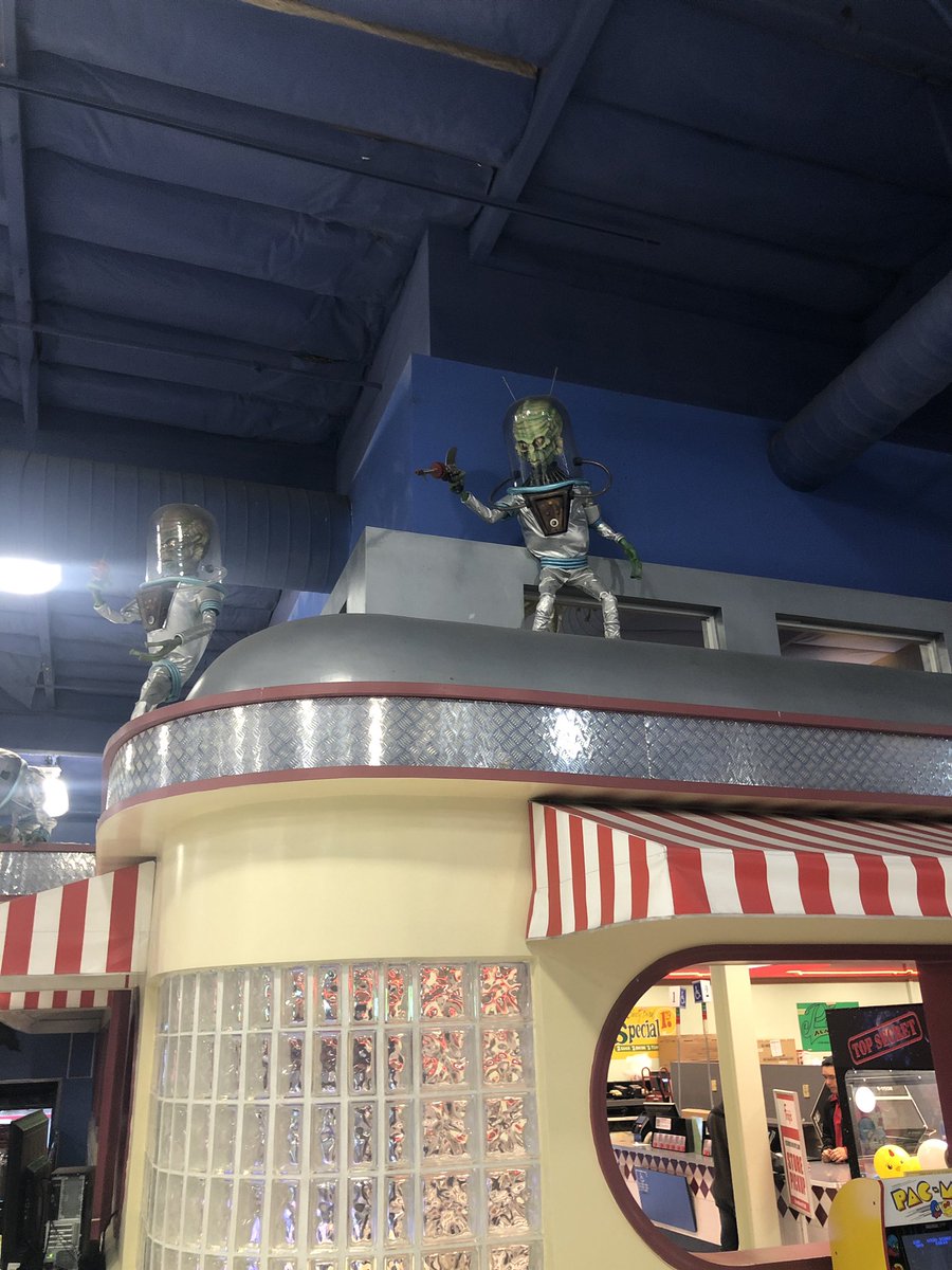 realbubbaganter's tweet photo. This damn @frys__electronics is my nightmare. I’m like a kid in a candy store in here! #MyCandyStore #FrysElectrinucs
.
.
#BubbaGanter #Actor #Director #Writer #Producer #TV #Film #MotivationalSpeaker #GeneticallyResilient #BounceBackMagic #LGroupPR #Publicist https://t.co/Hk6h3l0mHD