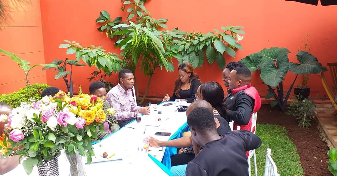 ExactExperient2's tweet photo. Bit of a glimpse to our #Happyhour! There's no other better way to keep the team happy than by appreciating their efforts!
.
.
.
#WeareExact
#ExactMarketing
#ExactExperiential https://t.co/DAyEhhMwdw