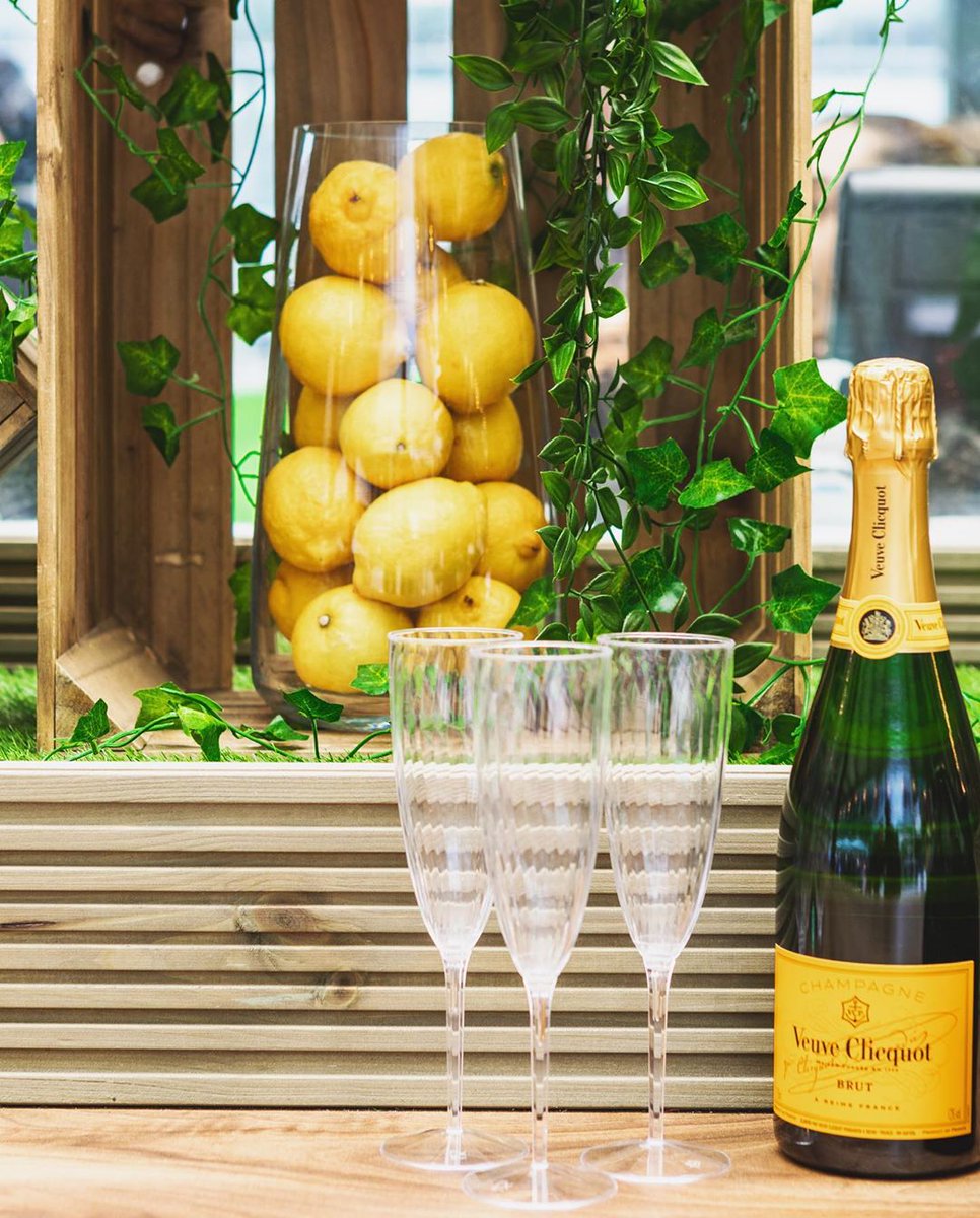 Enjoy the sunshine in Canada Square Park with a glass of bubbly in hand🥂☀️ #GrandstandCW