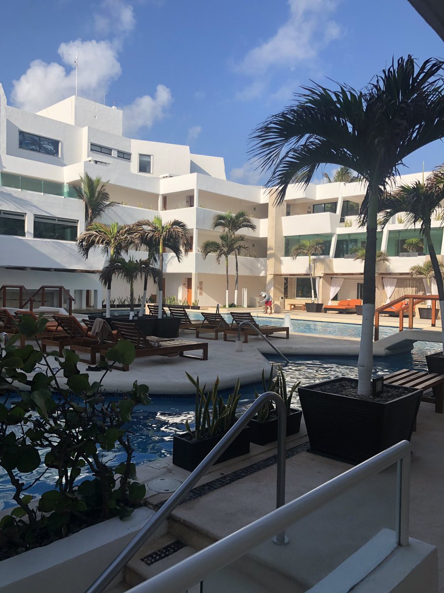 newvisionmed's tweet photo. In Cancun, Mexico, for PAAO 2019 https://t.co/ohFEiPmbwO