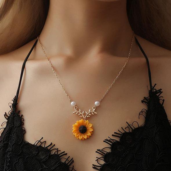StoreSutra's tweet image. Sunflower Necklace 10% Off 🔥Limited time offer🔥 
Get your now🌻 Storesutra.com/sunflower