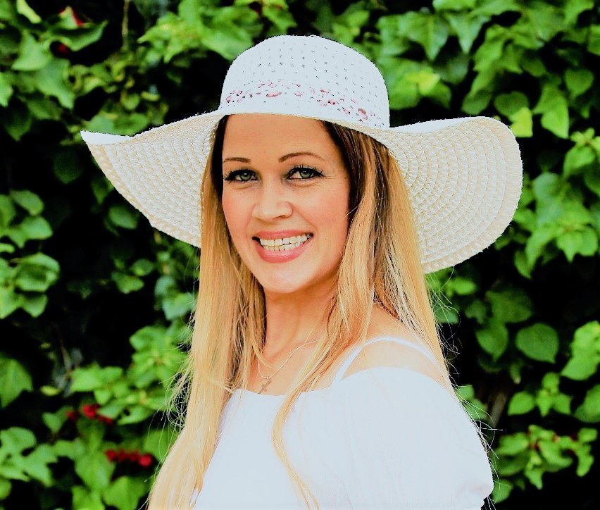 lande_milne's tweet photo. With this smile, I can get away with everything.๐ป
#Thincclinic @ThandarInc.
@MrsSAPageant
@TammyTaylorSA
#TammyTaylorMrsSA19
#Thandarinc #mysmile
#SheisBonafide #CrownOfVirtue https://t.co/NX7GC7IScy