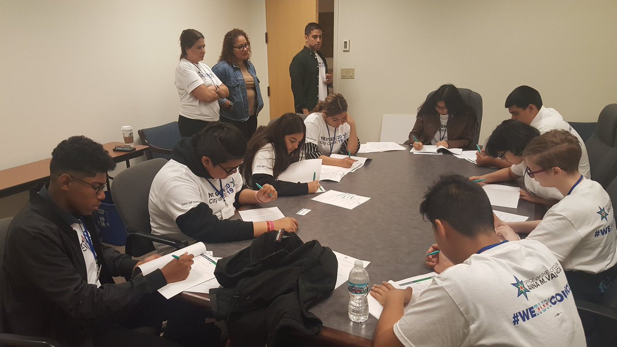 teach_mich's tweet photo. @BJCAEagles, @SSICPTars Working hard in committee to solve local prpblems. Hoping to craft an ordinace that @AnnaValenciaIL the @chicityclerk will introduce to city council!
#LearningByDoing #CPSCIVICS #WeRunCouncil #NextGenCityCouncil @ChiPubSchools @CPSCivicLife @CPSTeachLearn https://t.co/8q30w6KNOa