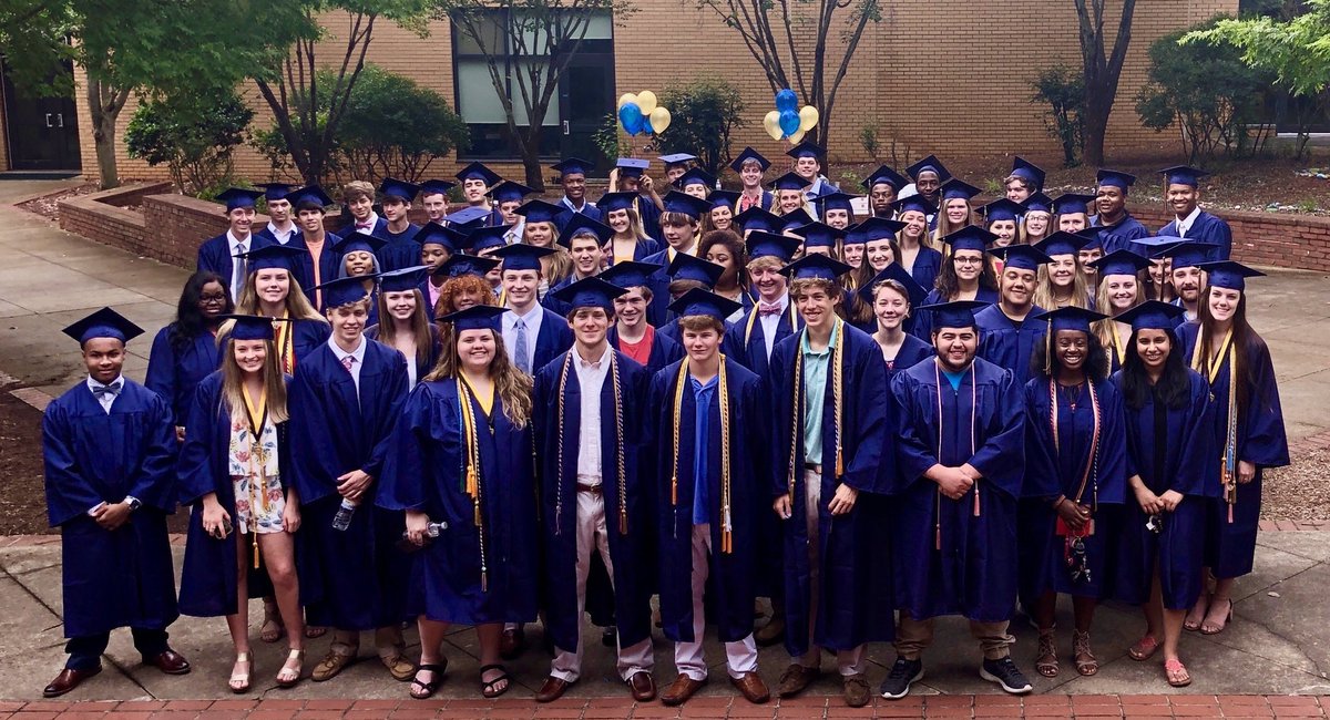 PSS_D7's tweet photo. So happy to welcome back these awesome SHS Seniors who came back to Pine Street for their Senior Parade! Congratulations to the class of 2019!
#FOREVERPINE
@SchoolDistrict7 @DenReg71
@vikings753 @RwbookerRussell https://t.co/DK3FvKLz5o