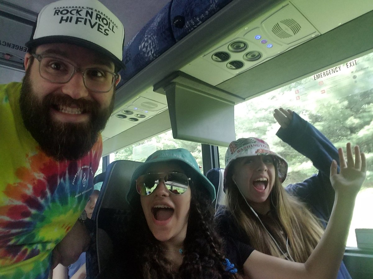 DohertyScience's tweet image. On our way home, bus first let me take a selfie. #badpuns #FMSDC19