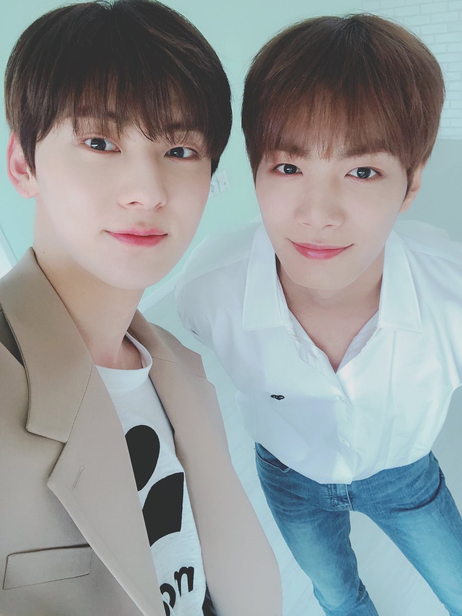 [NU'PAPA] 오늘은 힐링데이로 지정해야됨📅 이 세상 그 어떤 꿀보다🍯 더 스윗하다는 부기즈의 꿀 보이스에 귀호강👂 조각상인지 사람인지 구분 불가인 부기즈 비주얼에 눈호강👀
#스토리텔러_부기즈와_함께하니 #귀에선_꿀이_흐르고_눈에선_감동의_눈물이_흐르고🐢🦊