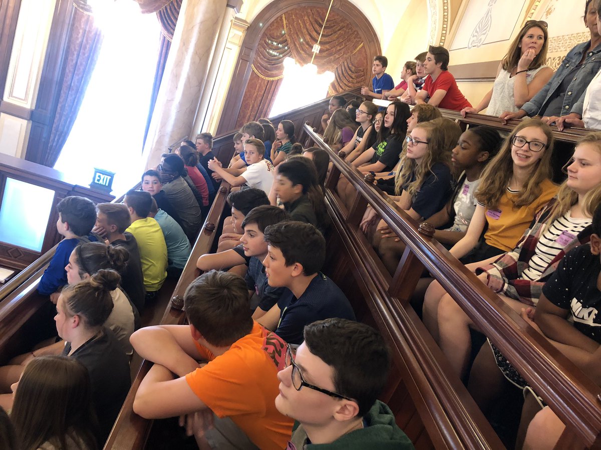 tgatsios's tweet photo. Our State Capitol General Assembly in session-- awesome experience @HCMSTigers157c #HCMSinSpringfield https://t.co/WaC4cxSRpg