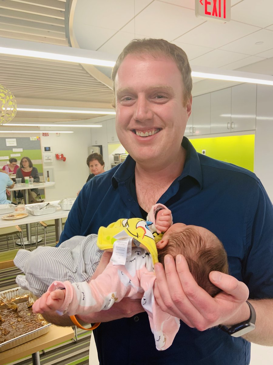 ShaziaMir71's tweet photo. Two Massage Therapists and a baby bring calmness, relaxation and smiles to our residents @labcentral today. May is @MentallHealthh Month after all! #Increasingproductivity #RelievingStress is one of our missions this month @maggieotoole @kristalicata https://t.co/oZqh1tQoE5
