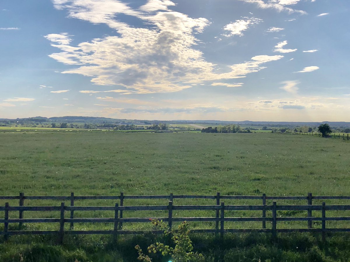 desoldham's tweet photo. Beauty of an evening for a 6 mile run along the Grantham canal... Cotgrave to Bridgford! Really don’t do this route enough... inspired by the change of scenery. Love a point to point!
#running #countrysiderun #runtothecity #justDOingit #justDOingwhatilove #DOrunning https://t.co/D42Lj2FkpF
