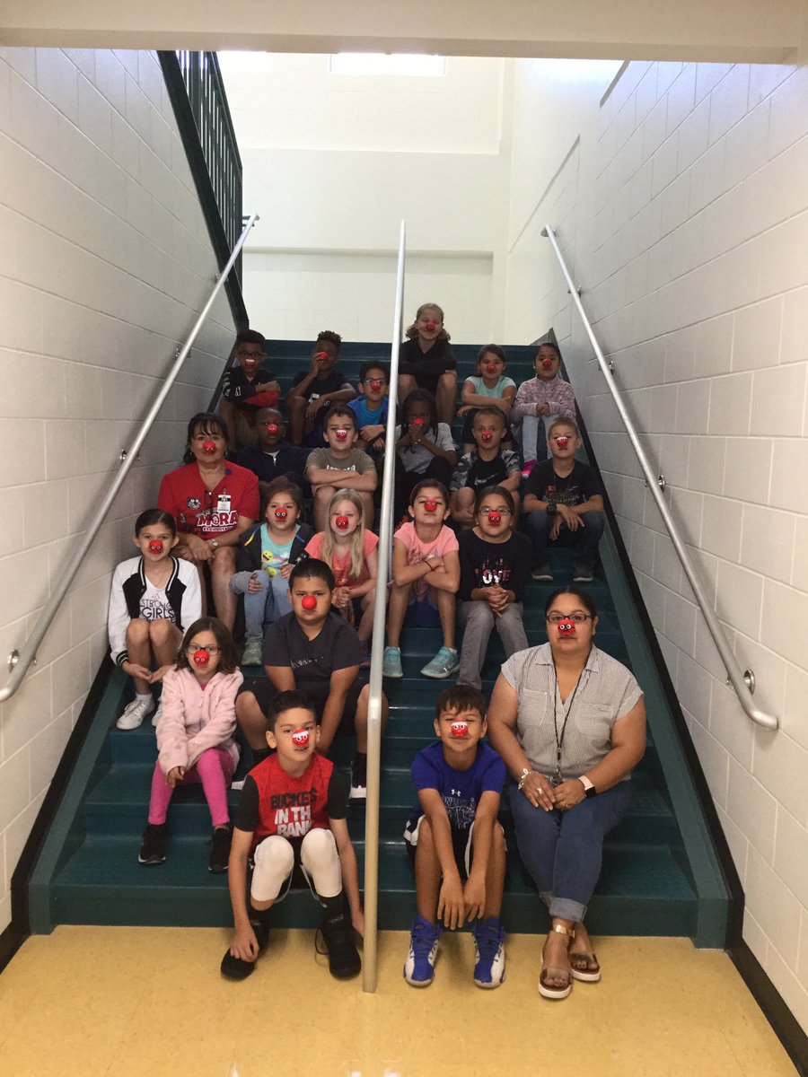 PatyGonzalez3rd's tweet photo. Thank you to SALA for donating red noses to Mora’s 2nd and 3rd graders. Let’s stop child poverty. #MoraLegacy #NosesOn #RedNoseDay #RedNose https://t.co/YtIgU057ci