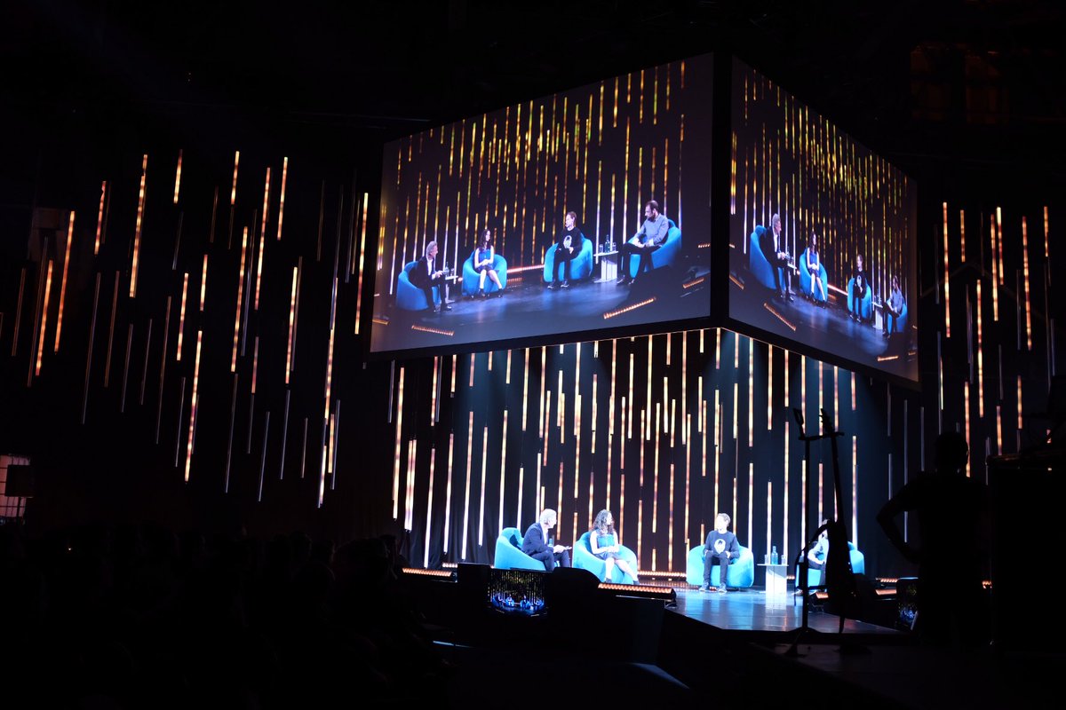 innovationmtl's tweet photo. putting a teenage activist (@Jamie_Margolin), an optimistic designer (@DaanRoosegaarde) and a Harvard scholar (@DKeithClimate) in a room to discuss #climatechange solutions #SDG13 #sdg #innovation #C2M19 https://t.co/horp014Hn4