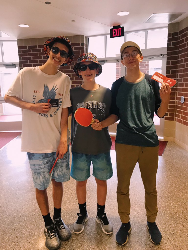 ParklandKC's tweet photo. Congratulations to our ping pong tournament winners! Thank you to Applebee’s for partnering with us and to everyone else who signed up to play! All the money raised will be donated to charities for autism. #PHSkey https://t.co/ndOH9emIOl
