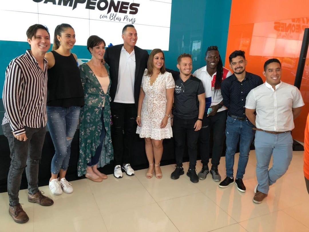 CampeonesEntre's tweet image. Gracias a todos los que asistieron hoy a la Conferencia de Prensa, hoy anunciamos fecha de estreno 13 de Junio 9pm por #CAbleondaSports