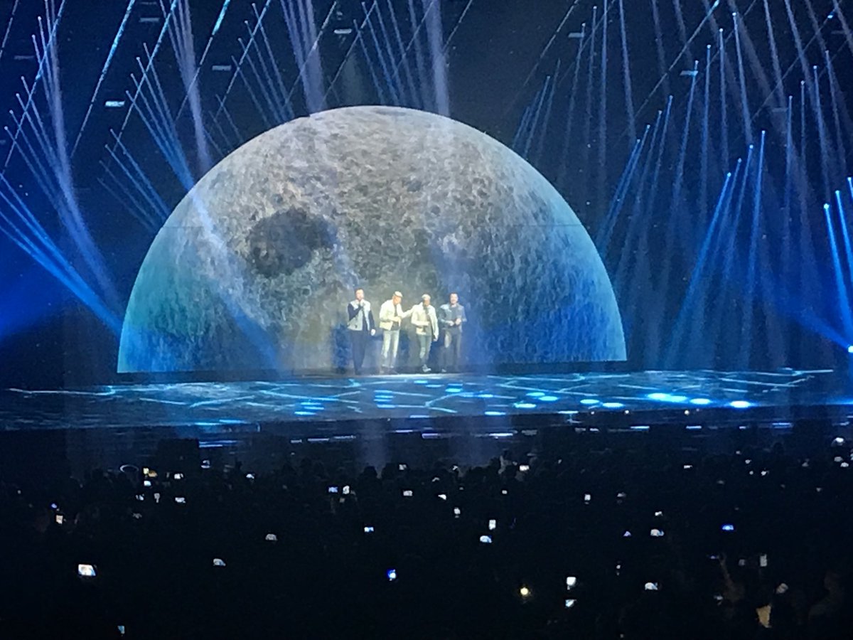 _laurentodd's tweet photo. Photos from last night💖 one of the best nights of my life! Wish I was going again tonight☹️ #Westlife #TheTwentyTour https://t.co/hrE4Tofqvu