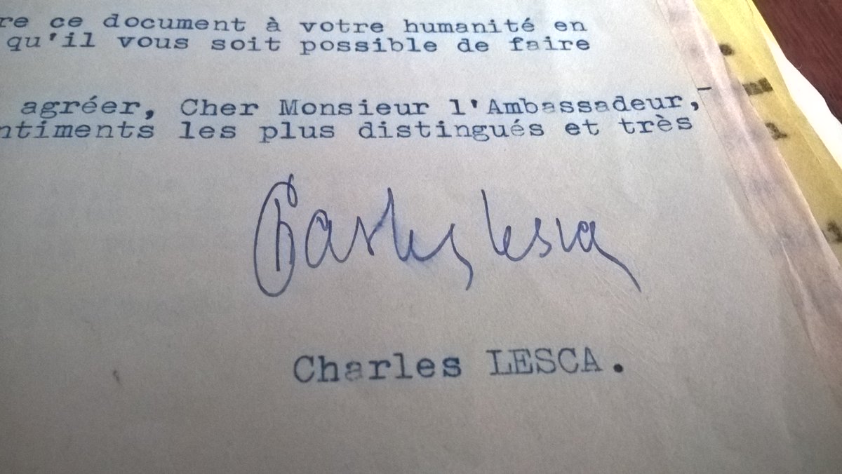 quentin_hiegel's tweet photo. Après JFK l'an passé, voici donc que j'ai entre mes mains un courrier d'une autre personnalité, celle-ci, d'un tout autre style.. les #archives permettent vraiment d'être au coeur de la fabrique de l'histoire, ici à la #DAVCC #SHD (pour encore un mois!) https://t.co/BK9xGdXlwB