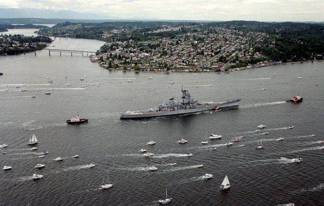 joshfarley's tweet image. Today, 21 years ago, Bremerton had to let go of #MightyMo. archive.kitsapsun.com/news/local/let…