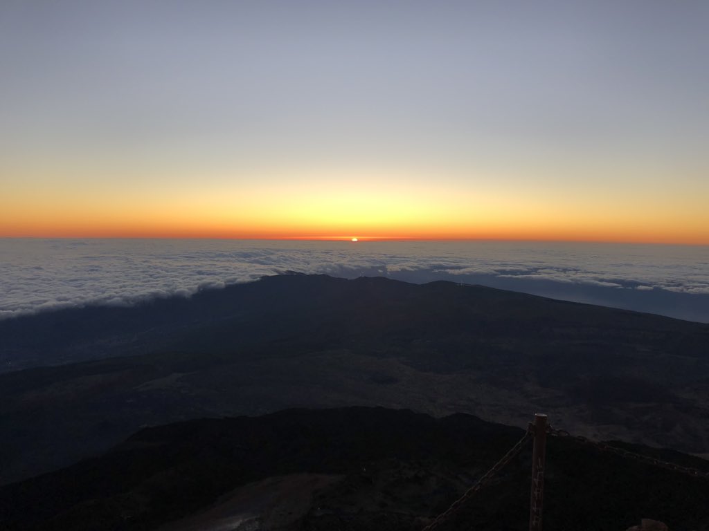 DiogoMarcelo91's tweet photo. O amanhecer no ponto mais alto de Espanha (Pico Teide - 3.718 metros) #teide #picoteide #tenerife #espanha #TenerifeWalkingFestival https://t.co/acLw5WInbt