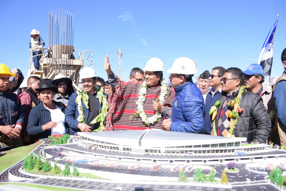 EstebanUrquizuC's tweet image. Iniciamos con la construcción de las obras civiles de la nueva #TerminalDeBuses de Sucre.
Un proyecto anhelado para Chuquisaca, después de la privatización de la actual terminal de buses de Sucre. 
La capital tendrá una de las terminales más modernas del país. #MayoConObras