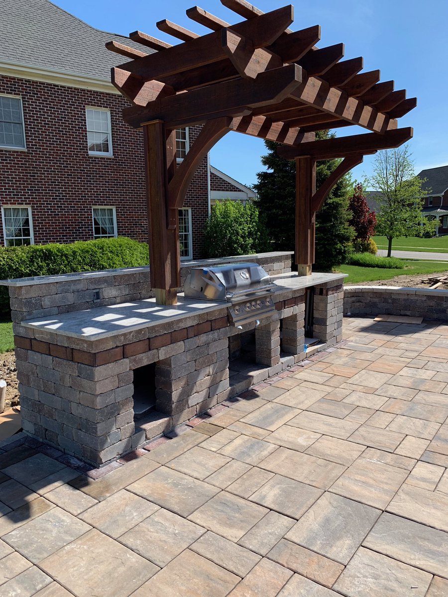 DutchBarn's tweet photo. Just had the granite installed in this outdoor kitchen. A few finishing touches and it will be ready for the BBQ! 
#granitecountertops #outdoorkitchen #pergola #timetobbq #outdoorliving #getthegrillready #unilockauthorizedcontractor #newlenox #nwindiana #dutchbarnlandscaping https://t.co/1VQ8RjQprj