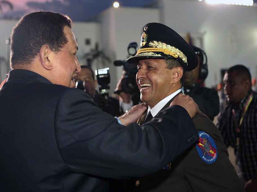 El_Cooperante's tweet photo. Este es el general que podría reemplazar a Padrino López como ministro para la Defensa https://t.co/At4YZMI4o6  https://t.co/KcRw7HoFnX