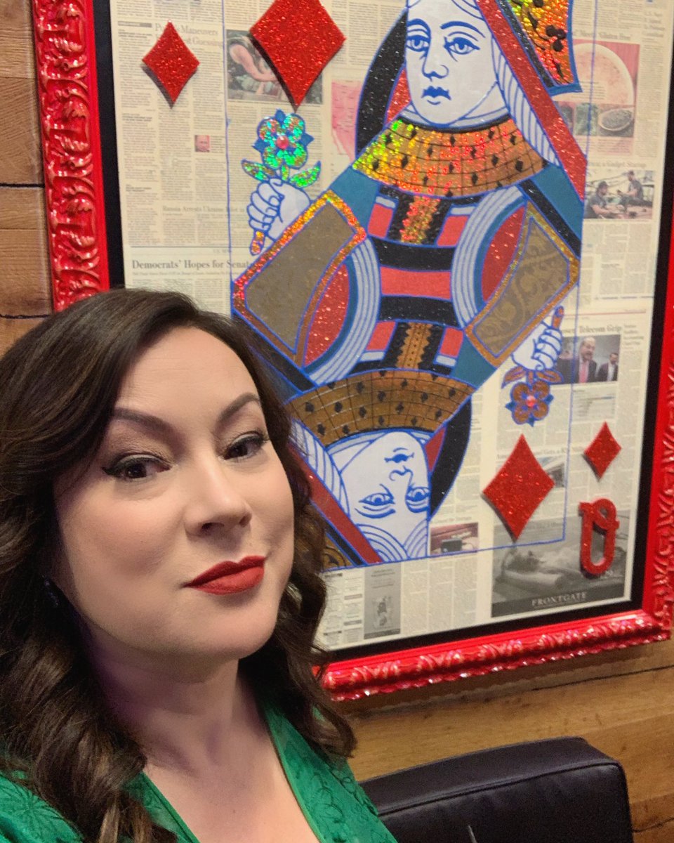 JenniferTilly's tweet photo. Us queen‘s have to stick together! 👸🏻👸🏼 Backstage at @PokerGO https://t.co/E4hK9wMOBN